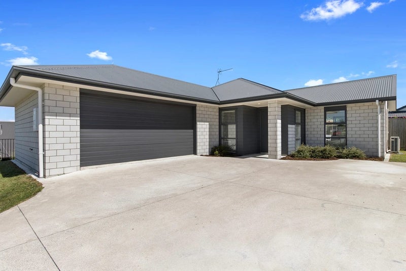 3 Ladeira Place, Fitzroy, Hamilton - Carousel 1