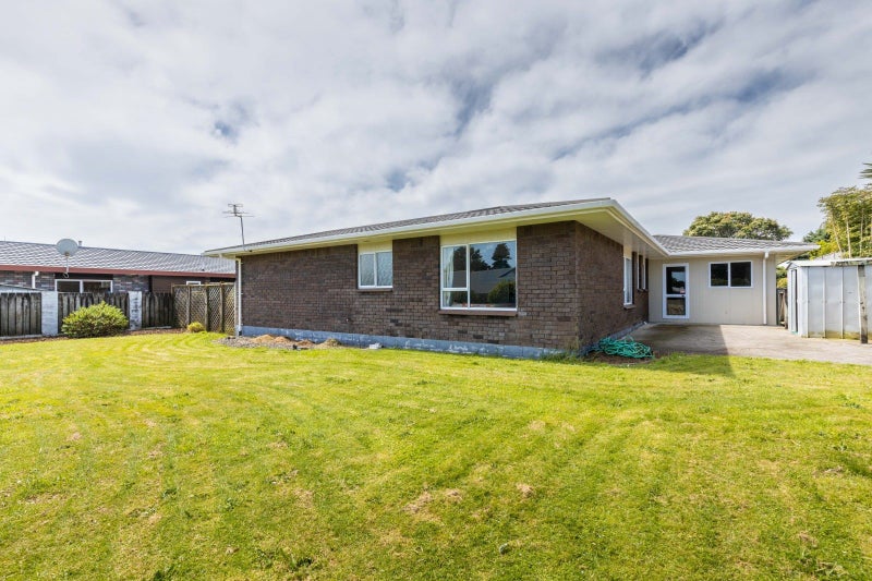3 Bandon Grove, Bell Block, New Plymouth - Carousel 24