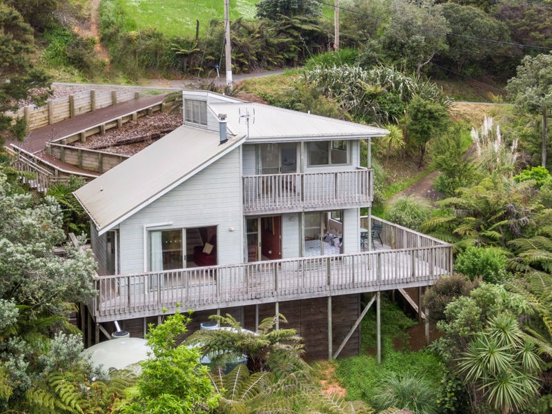 459 Sea View Road, Onetangi, Waiheke Island - Carousel 2