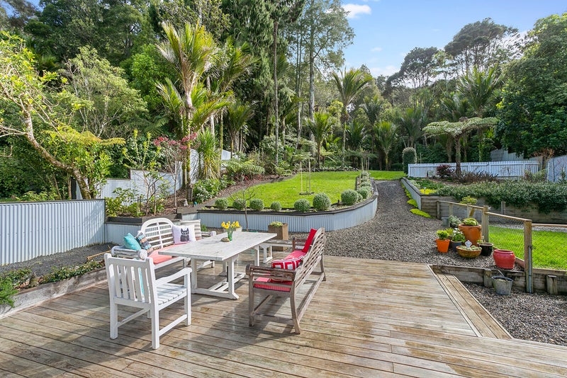 12 Ngaio Road, Titirangi, Auckland - Carousel 2