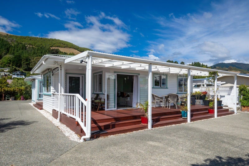 10 North Road, The Wood, Nelson - Carousel 2