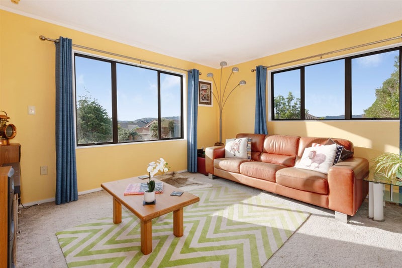 2/5 Coventry Close, Ascot Park, Porirua - Carousel 2