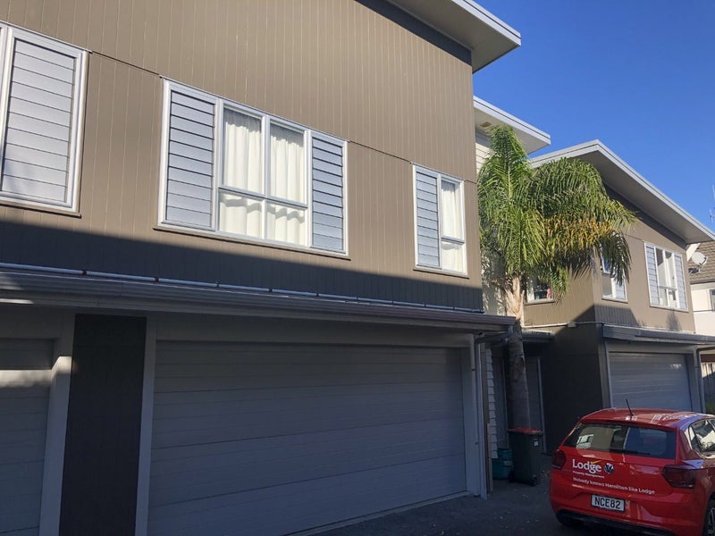 3/1 Charlemont Street, Whitiora, Hamilton - Carousel 1