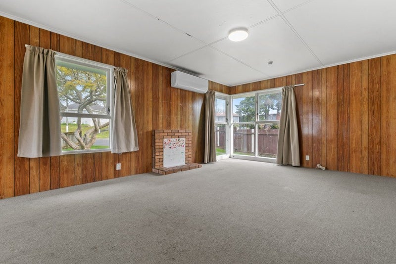 7 Leonard Place, Otara, Auckland - Carousel 2