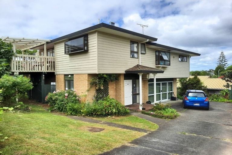 2/84 Halsey Drive, Mount Roskill, Auckland - Carousel 1