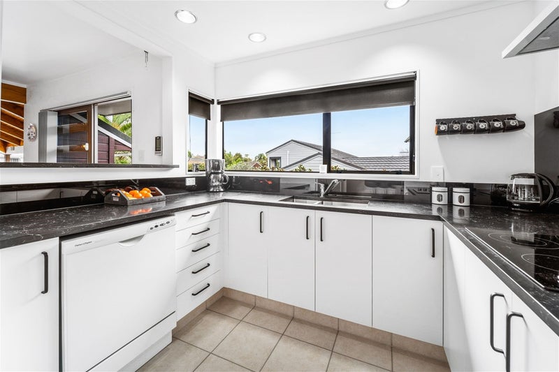 32 Marina View Drive, West Harbour, Auckland - Carousel 2