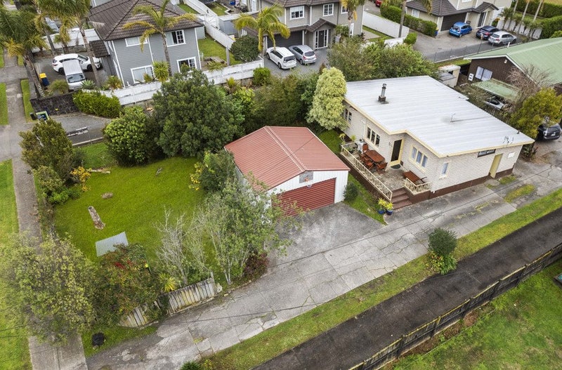 1/15 Forest Hill Road, Henderson, Auckland - Carousel 1