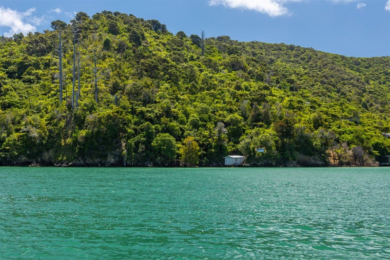 0 West Bay, Lochmara Bay - Carousel 34