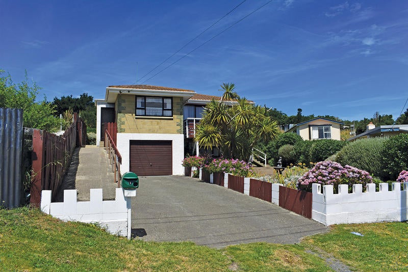 1 Luke Street, Ocean Grove, Dunedin - Carousel 1