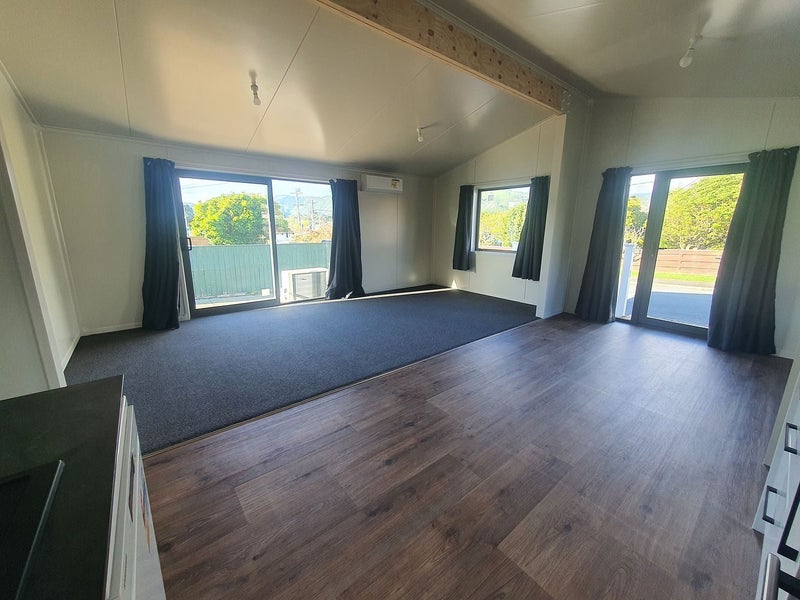 6B Davis Grove, Wainuiomata, Lower Hutt - Carousel 1