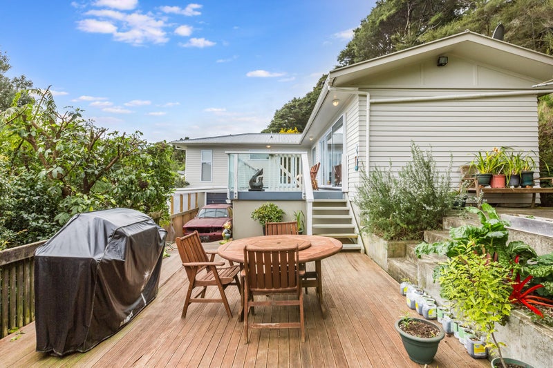 10 Faris Crescent, Wainuiomata, Lower Hutt - Carousel 1