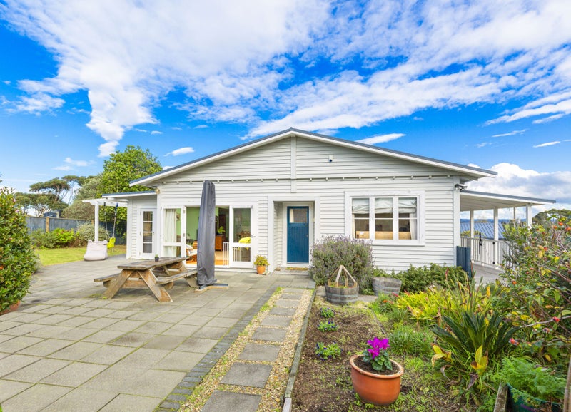 300 Pukehina Parade, Te Puke - Carousel 1