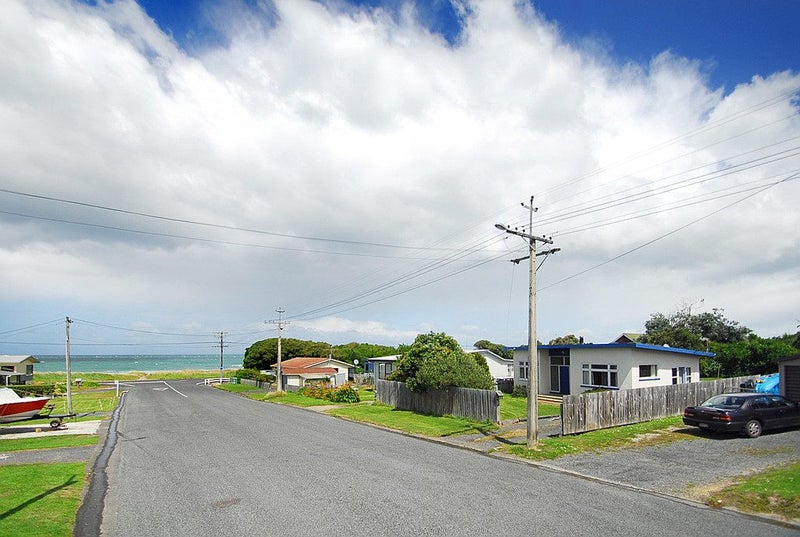 6 Pearse Street, Brighton, Dunedin - Carousel 17