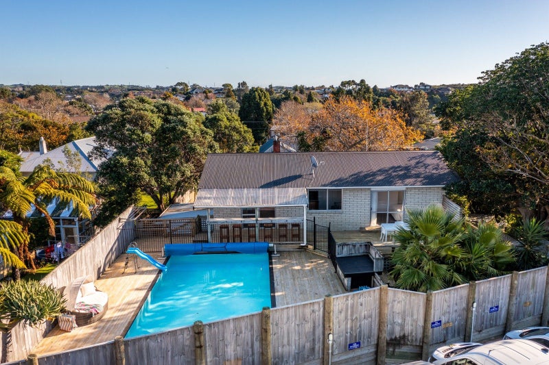 219 Tukapa Street, Westown, New Plymouth - Carousel 1