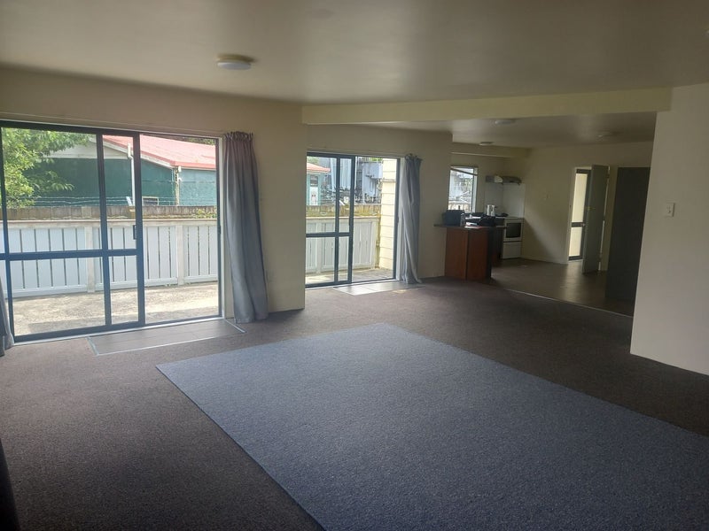 3A Mungavin Avenue, Ranui, Porirua - Carousel 1