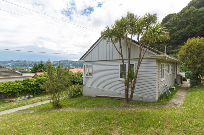 206 Whites Line East, Waiwhetū, Lower Hutt - Carousel 1