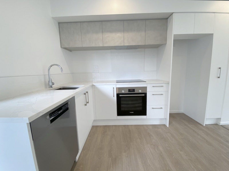 4/21 Frederick Street, Waltham, Christchurch - Carousel 2