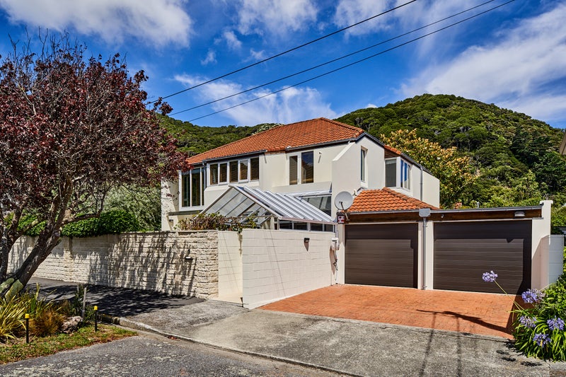 5 Ngaio Street, Eastbourne, Lower Hutt - Carousel 1