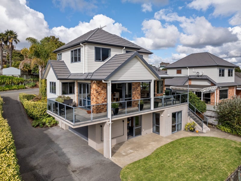 1 La Sendero Way, Bethlehem, Tauranga - Carousel 1