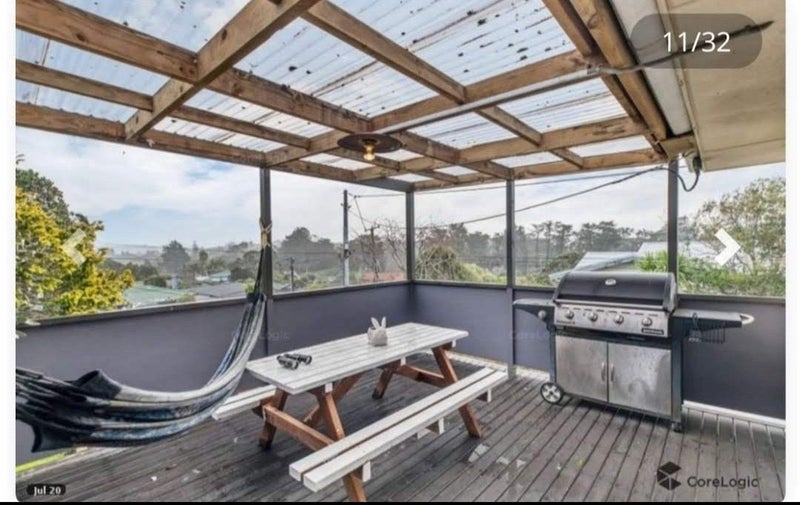 1/10 Bishop Street, Green Bay, Auckland - Carousel 2