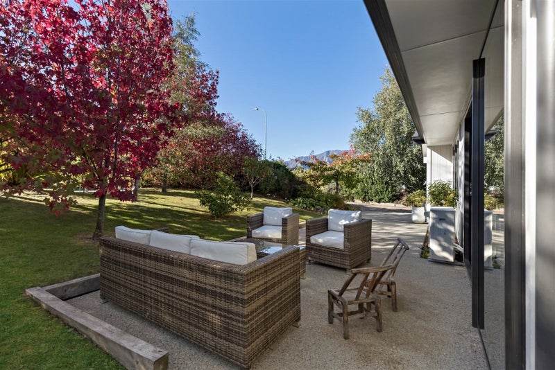 84 Nichol Street, Wanaka - Carousel 1