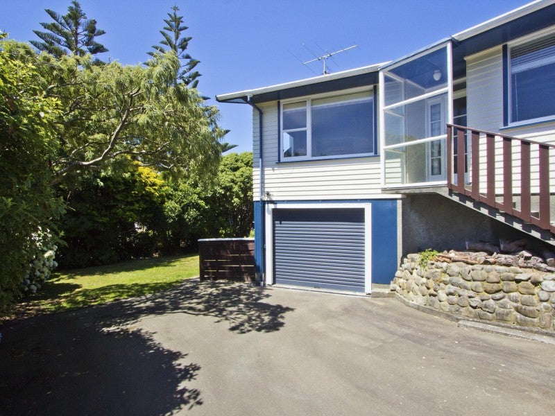 188 Dowse Drive, Maungaraki, Lower Hutt - Carousel 2