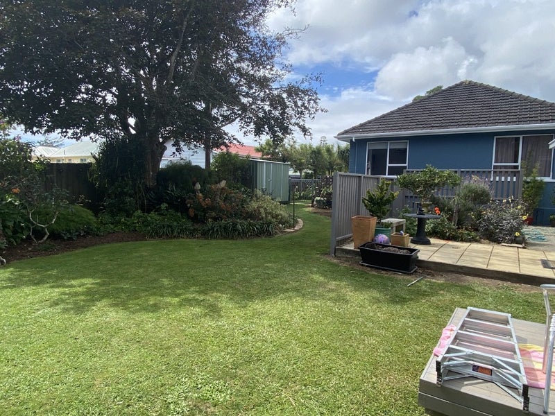 136 Seaview Road, Westown, New Plymouth - Carousel 11