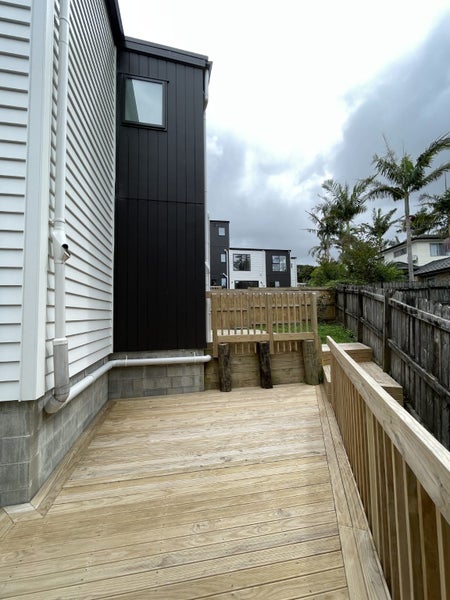 8/105 Hobsonville Road, West Harbour, Auckland - Carousel 15