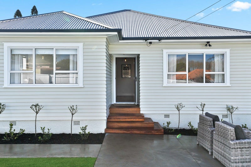 18 Hinau Street, Maeroa, Hamilton - Carousel 2