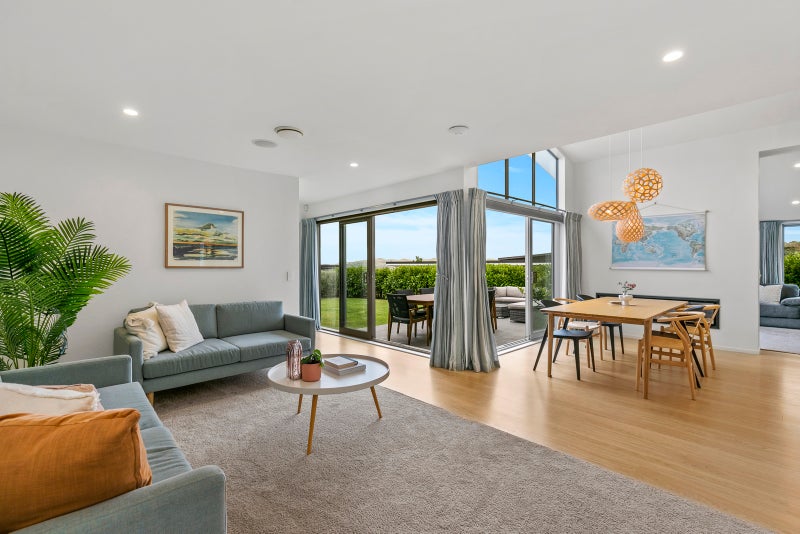 41 Red Beech Avenue, Woodridge, Wellington - Carousel 2