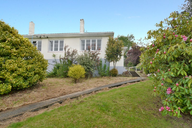 17 Prospect Bank, Wakari, Dunedin - Carousel 1