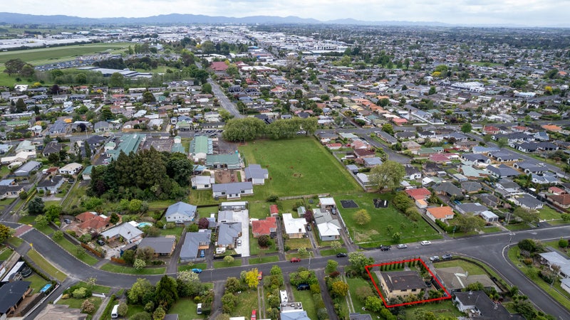 1A Hinton Avenue, Forest Lake, Hamilton - Carousel 24