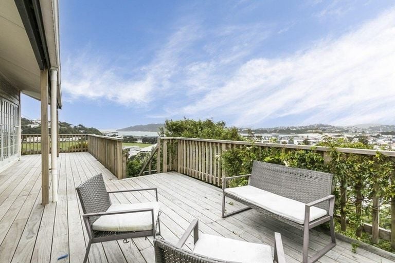 2 Naughton Terrace, Kilbirnie, Wellington - Carousel 2