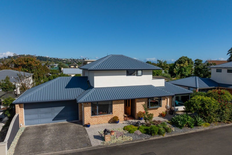 2 Sorrento Way, The Wood, Nelson - Carousel 1