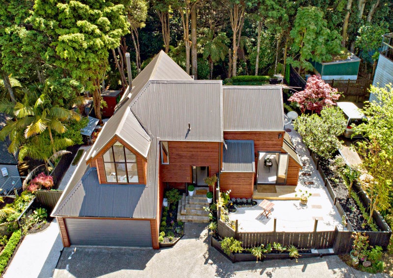 11 Corokia Place, Totara Heights, Auckland - Carousel 1