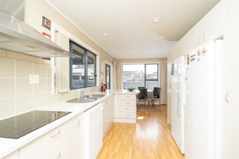 17 Somme Crescent, Hillcrest, Hamilton - Carousel 2