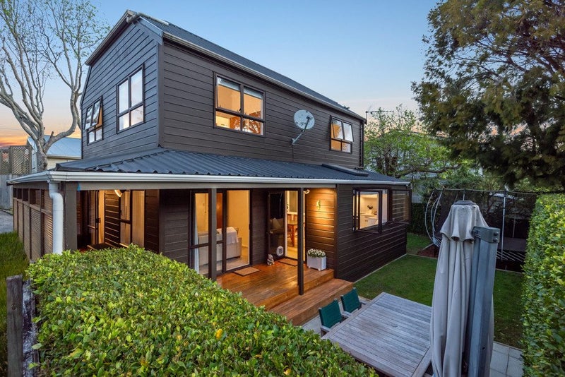 2/3 Eversleigh Road, Belmont, Auckland - Carousel 1