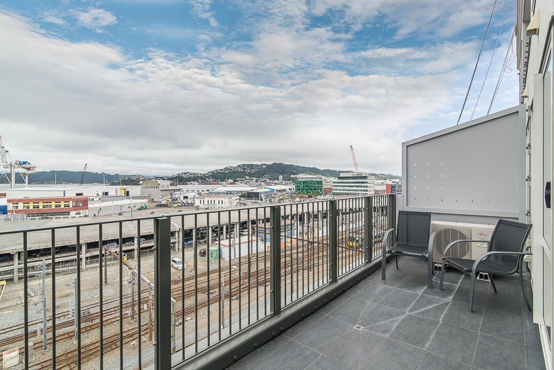 412/107 Thorndon Quay, Pipitea, Wellington - Carousel 1