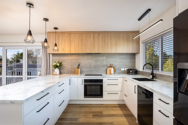 87 Govett Avenue, Frankleigh Park, New Plymouth - Carousel 2