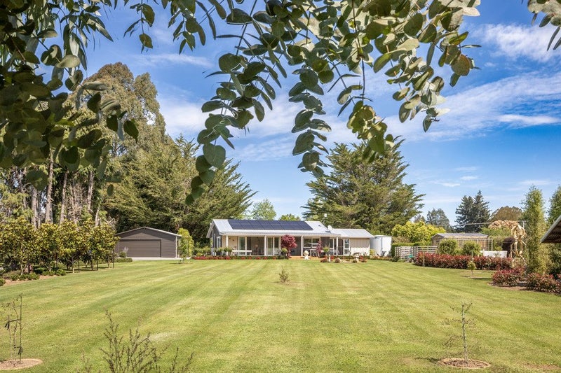 69 Phillips Street, Waipawa - Carousel 1