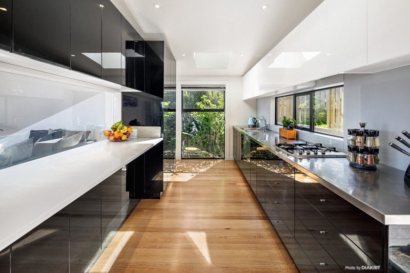97 Madras Street, Khandallah, Wellington - Carousel 2