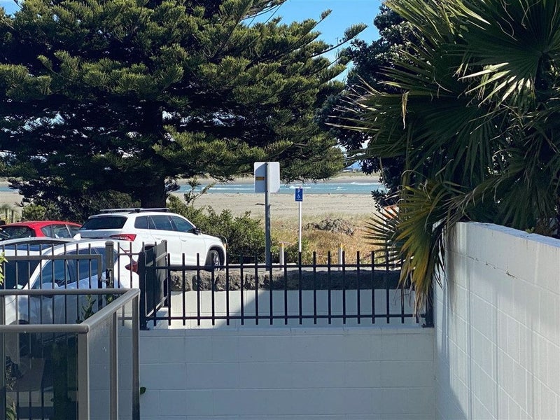 2/20 Esplanade, Sumner, Christchurch - Carousel 2