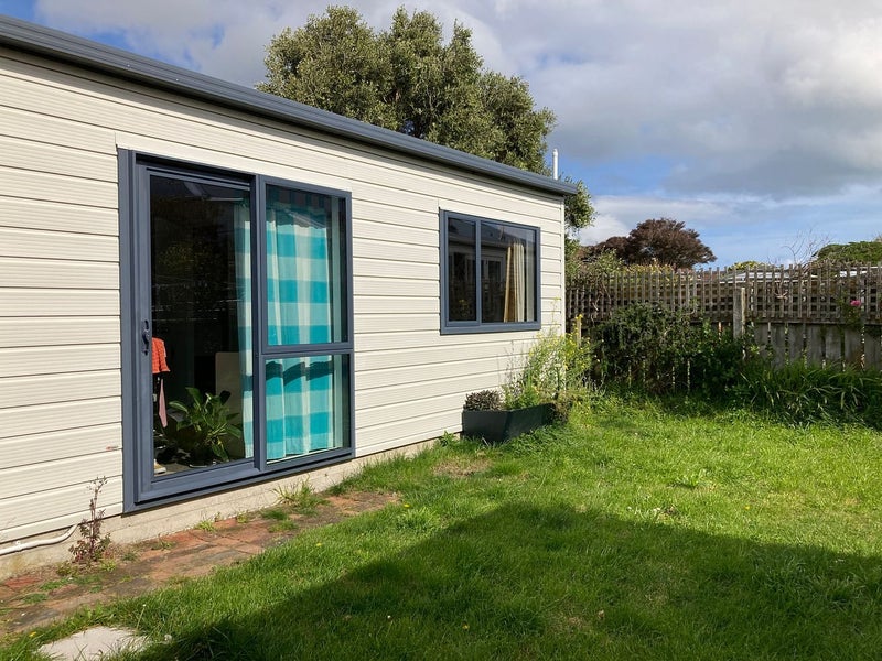 44 Beach Street, Petone, Lower Hutt - Carousel 1