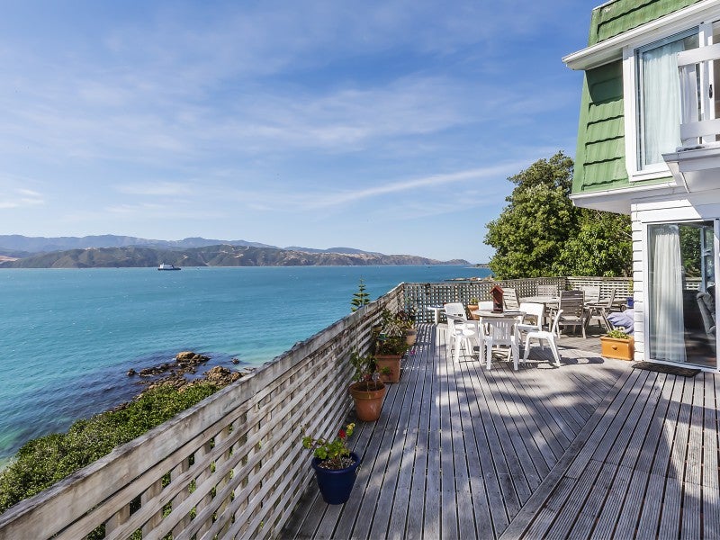 467 Karaka Bay Road, Karaka Bays, Wellington - Carousel 2