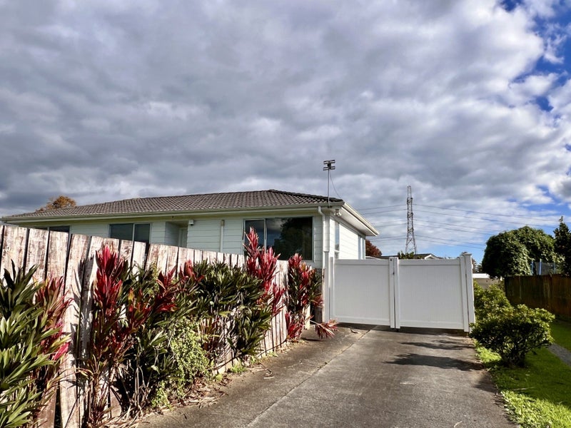 9 Tosca Place, Otara, Auckland - Carousel 1