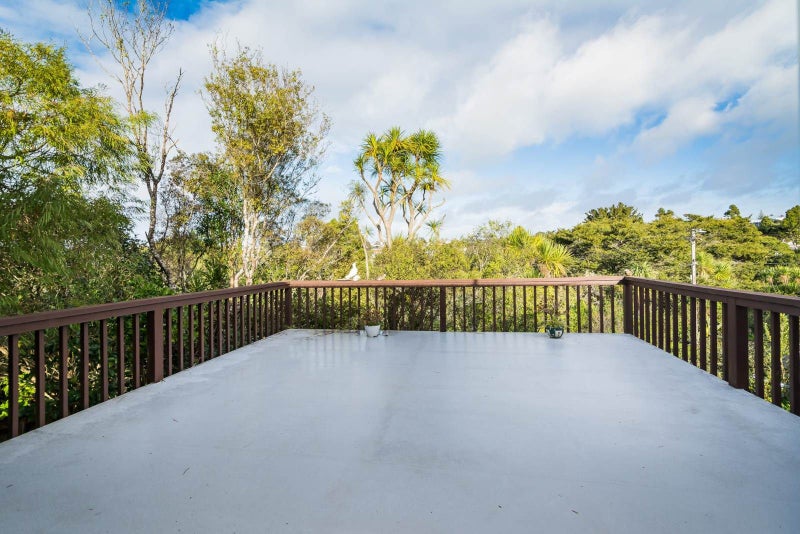 16 Valley Road, Northcote, Auckland - Carousel 15
