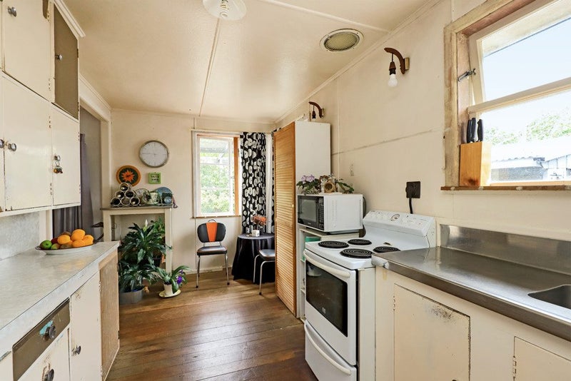 1106 Cunningham Crescent, Mayfair, Hastings - Carousel 2