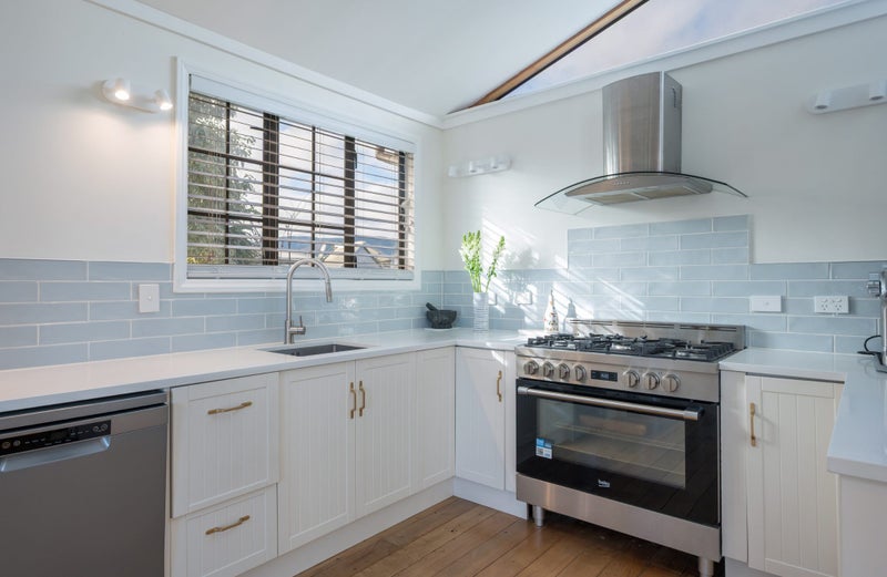 13 Woodland Place, Richmond, Richmond - Carousel 2