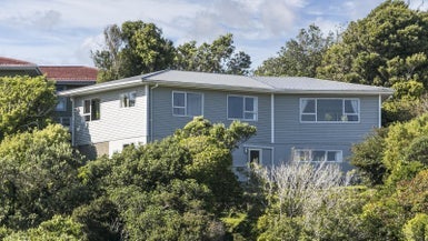 213 Helston Road, Paparangi, Wellington - Carousel 1