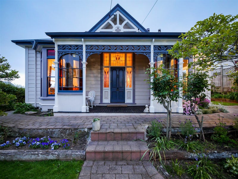 4 Alison Crescent, Belleknowes, Dunedin - Carousel 2